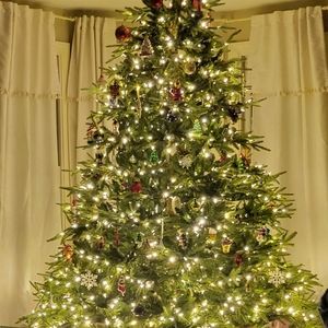 Christmas tree: prelit 9'